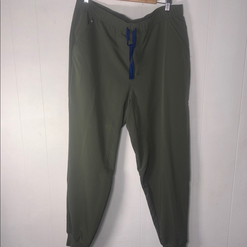Figs Olive Green Scrub Set Extra Large - Picture 4 of 8